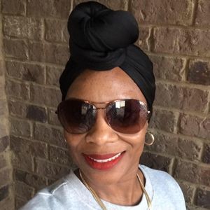 Meet your Posher, Monique